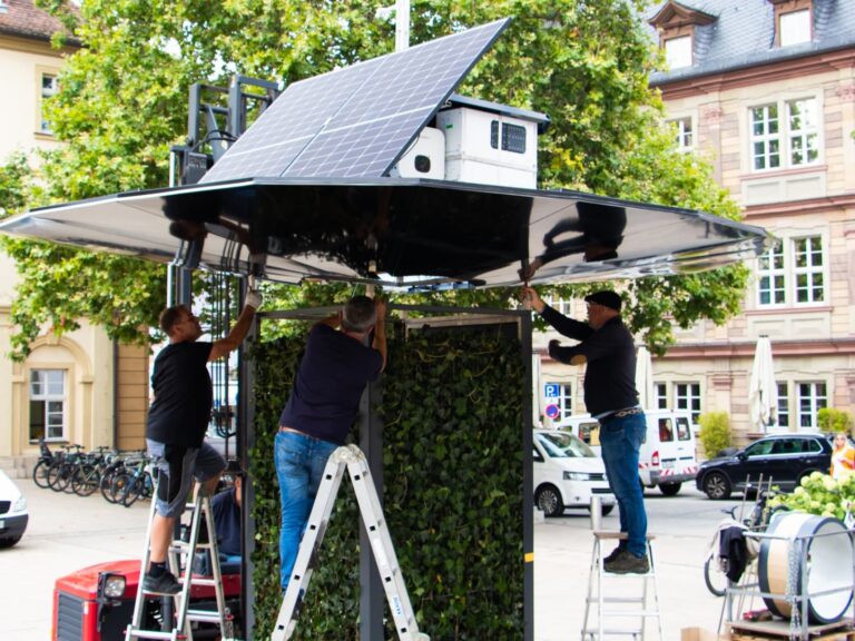 Smartes Klimarondell schafft kühle Ruhezone in Würzburgs Innenstadt