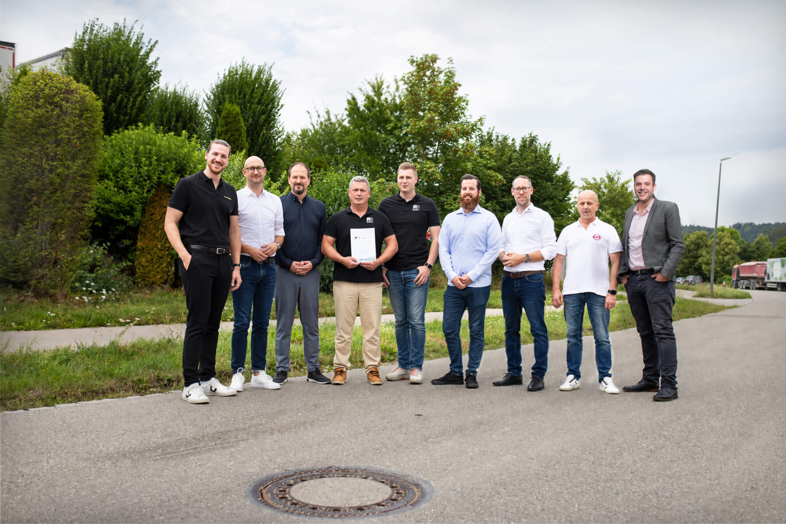 Die Partner der Allianz für #BESSERESTRASSEN beim Gruppenfoto in Pfaffenhofen